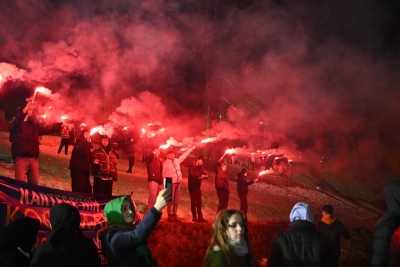 Kocaman meşalelerle karşılandı