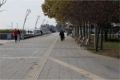 kolçaklı oturma bankları kuruldu