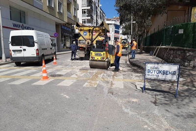 Leyla Atakan'da yollara bakım ve onarım 