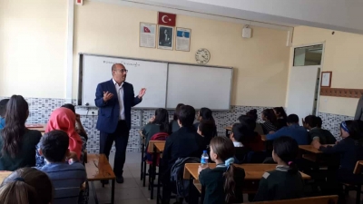 Lütfi Şahin konferans ve imza günlerine devam ediyor