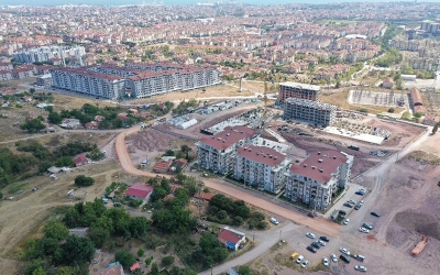 Mahalleli istedi Büyükşehir yapıyor