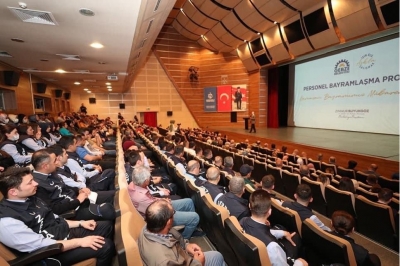 Mesai  arkadaşlarıyla Bayramlaştı.