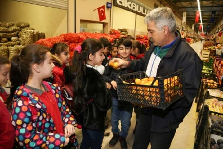 Meyve ve Sebze Hali’ne anlamlı ziyaret
