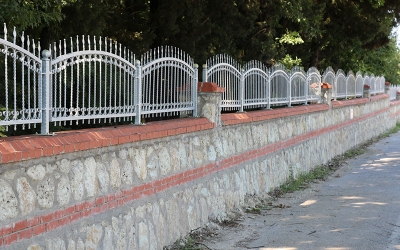 Mezarlıklarda çevre düzenlemesi yapılacak