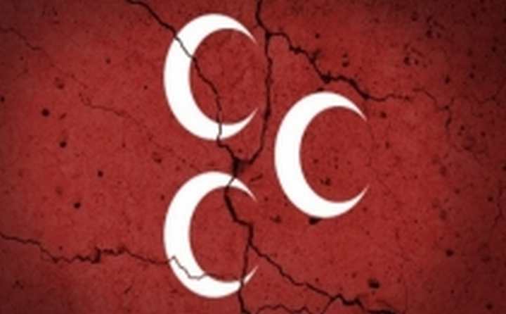 MHP'den 50 kişi AK Parti'ye geçti