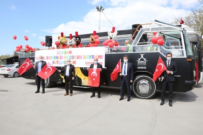 Moral Otobüsü Darıcalı çocukları eğlendirdi