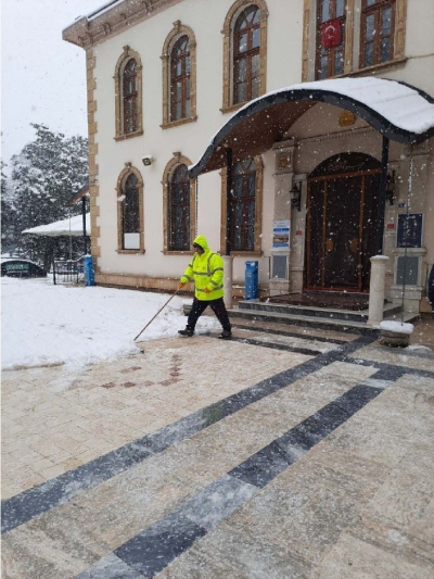 mücadelede yoğun mesai harcıyor