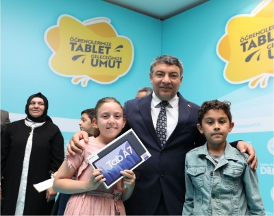 öğrencilerin tablet bilgisayar mutluluğu