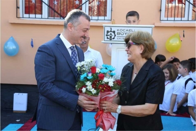 ''Öğretmenler, topluma yön gösteren önderlerdir''