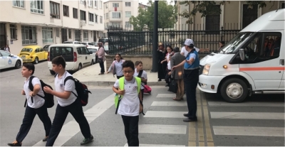 Okulların ilk gününde Büyükşehir Zabıta görev başında