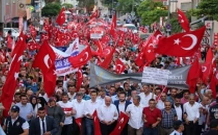 ONBİNLER DARICA'YA SIĞMADI