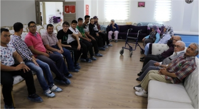 Özel öğrencilerden anlamlı bayramlaşma