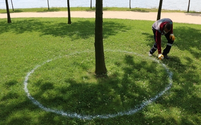 Parklarda sosyal mesafe korunacak