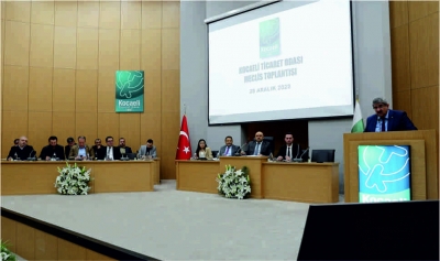 Pazar günü çalışma yasağı 6 ay ertelendi  