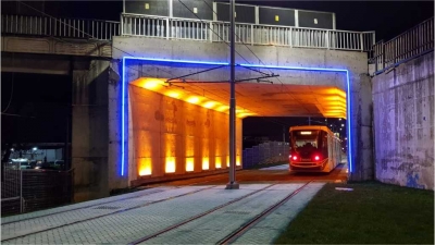 Plajyolu tramvay geçidi ışıl ışıl oldu