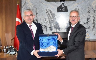 PROJELERE HIZ KESMEDEN DEVAM EDİLİYOR