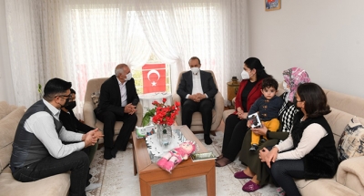 Ramazan’da Haneler Ziyaret Edilip Dertler Dinleniyor