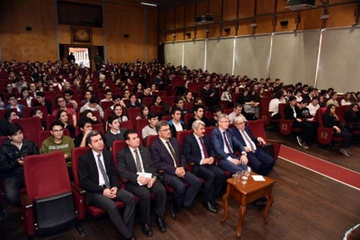 Rektörümüz, Lise Öğrencileriyle Bir Araya Geldi