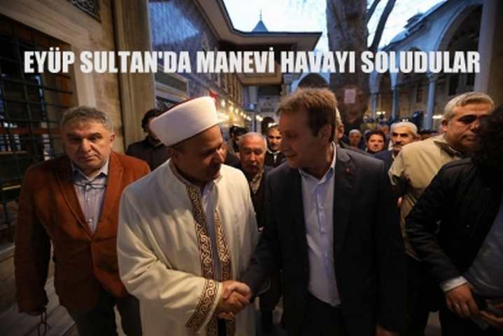 Sabah Namazına Eyüp Sultana Gittiler