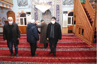 sabah namazında vatandaşlarla buluşuyor