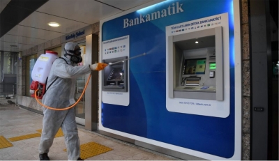 SAĞLIK OCAKLARI, ECZANELER VE BANKALAR DEZENFEKTE EDİLDİ