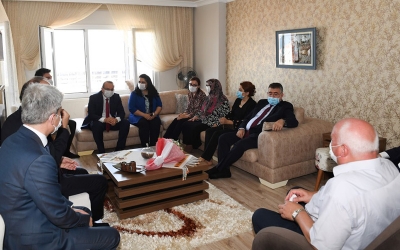 ŞEHİT AİLELERİNİ UNUTMADILAR