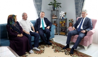 Şehitlerin ailelerini yalnız bırakmadı