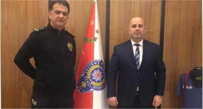 Şeref ve Onur yoksullarıdır.