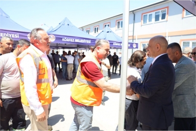 Söğüt personelle bayramlaştı