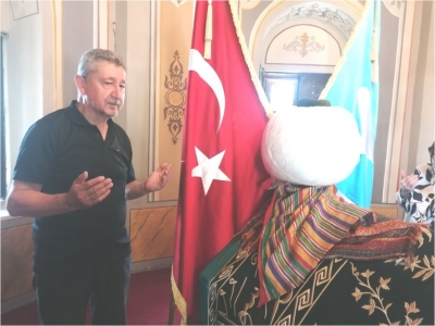 Söğüt’te Ertuğrul Gazinin türbesini ziyaret etti