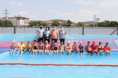 Söğüt’ten minik yüzücülere ziyaret