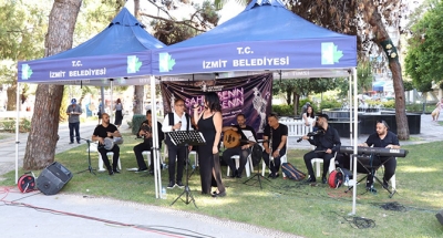 ‘Sokakta Müzik  Yüzlerde Tebessüm ‘ sürüyor