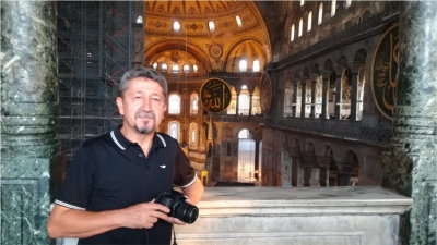 Şükür, Ayasofya'da Fotoğraf çalıştı