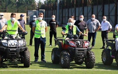 Suni futbol sahalarına bakım aracı