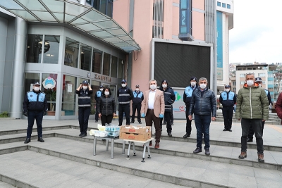 Tokatlılar Derneği’nden fedakâr İzmit zabıtasına jest