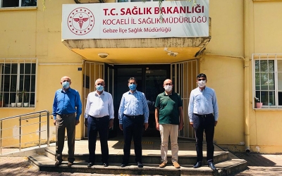 Tüm sağlık personellerine teşekkür etti.