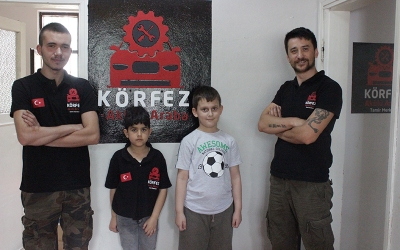 Türkiye'nin tek akülü araba tamir merkezi Körfez'de