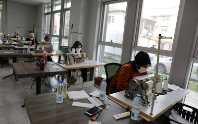 Üreten kadınları ilk maaşlarını aldı