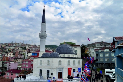 ÜSKÜDAR CAMİLERİYLE GÜZEL!