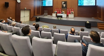 Vali Yavuz, Covid-19’u Her Yönüyle Masaya Yatırdı