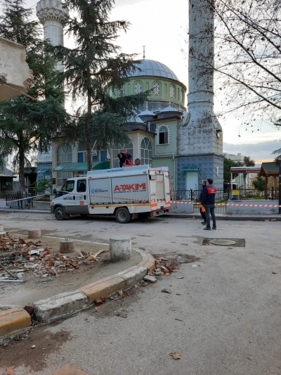 Yangında hasar gören Bahtiyar Camisi’ni Büyükşehir onarıyor