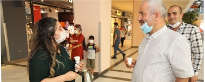 yanlız bırakmıyor.