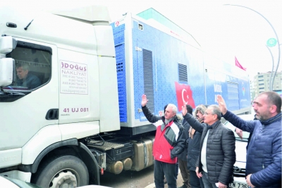 Yardım Tırını deprem bölgesine doğru yola çıkardı.