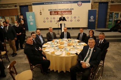 Yavuz ve Büyükakın, iftarda muhtarlarla bir araya geldi