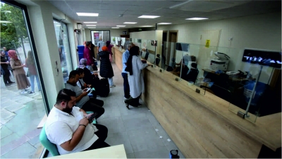 Yeni Seyahat Kartları Ofisinde ilk gün yoğunluğu