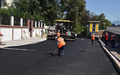 Yenilenen yollarıyla, Kozluk'un çehresi değişiyor