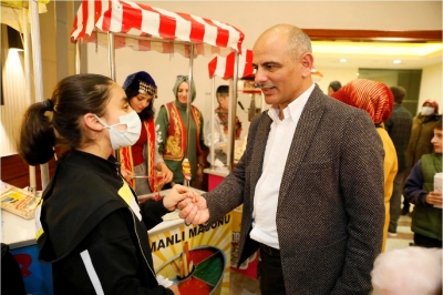 yetim ve öksüz çocuklarla iftar açtı