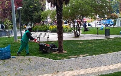 Yine yeşillendi İzmit parkları