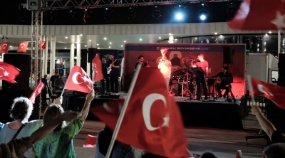 Zafer meşalesi Milli İrade Meydanı’nda yakıldı